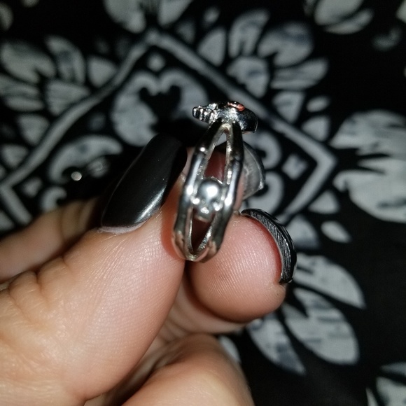 Set of 3 Skull rings - Picture 5 of 5
